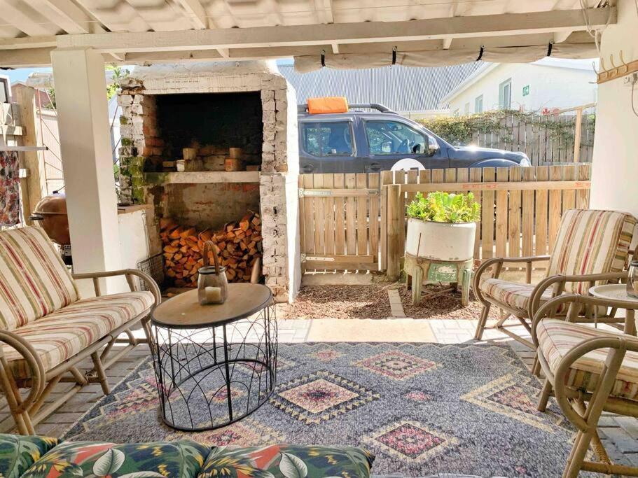 The Town House - Lower Knysna Central מראה חיצוני תמונה