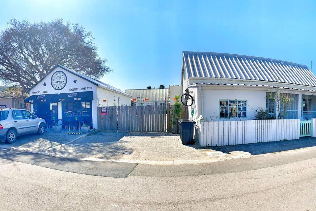 The Town House - Lower Knysna Central מראה חיצוני תמונה